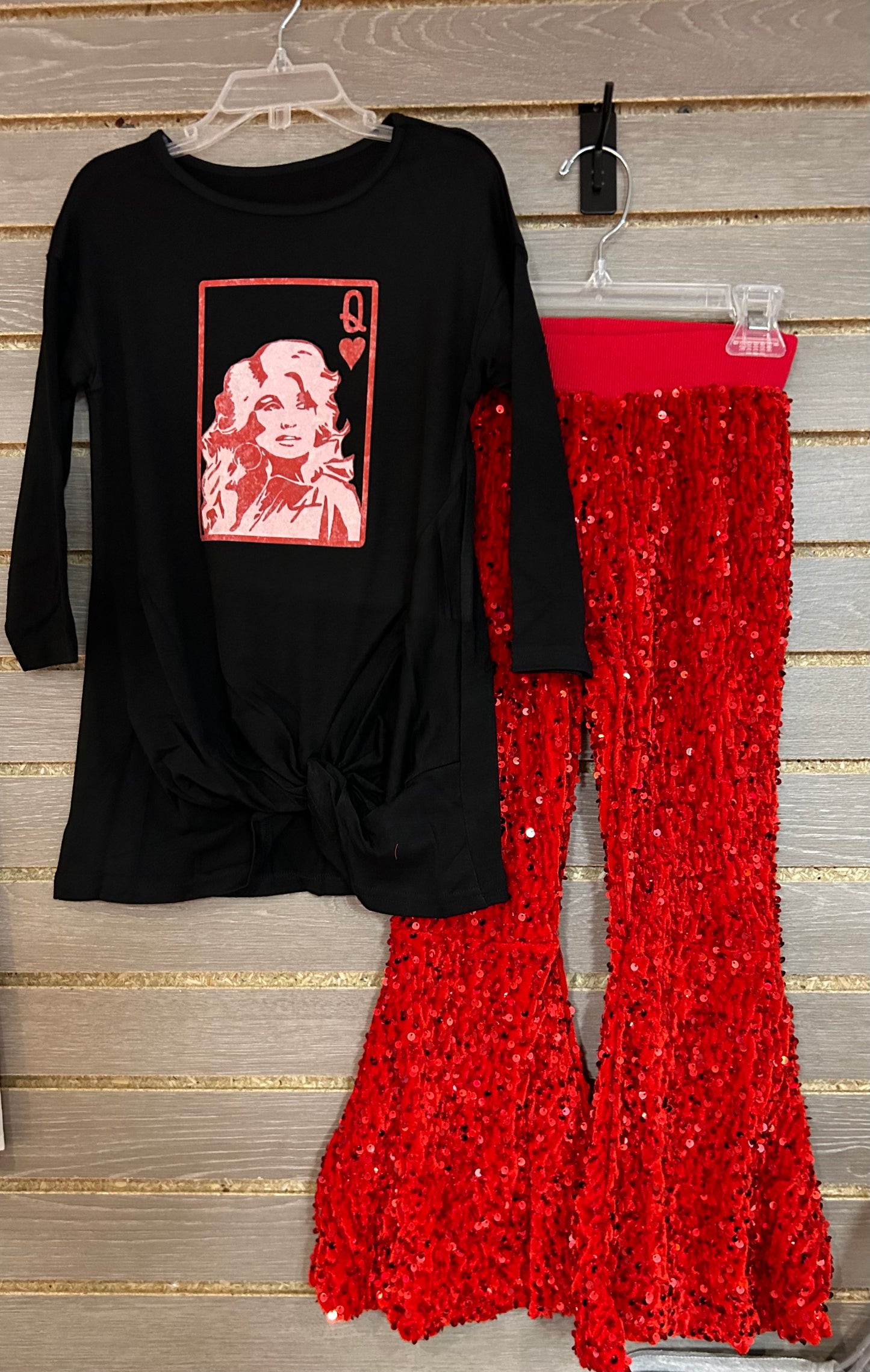 Queen Dolly of Hearts Outfit