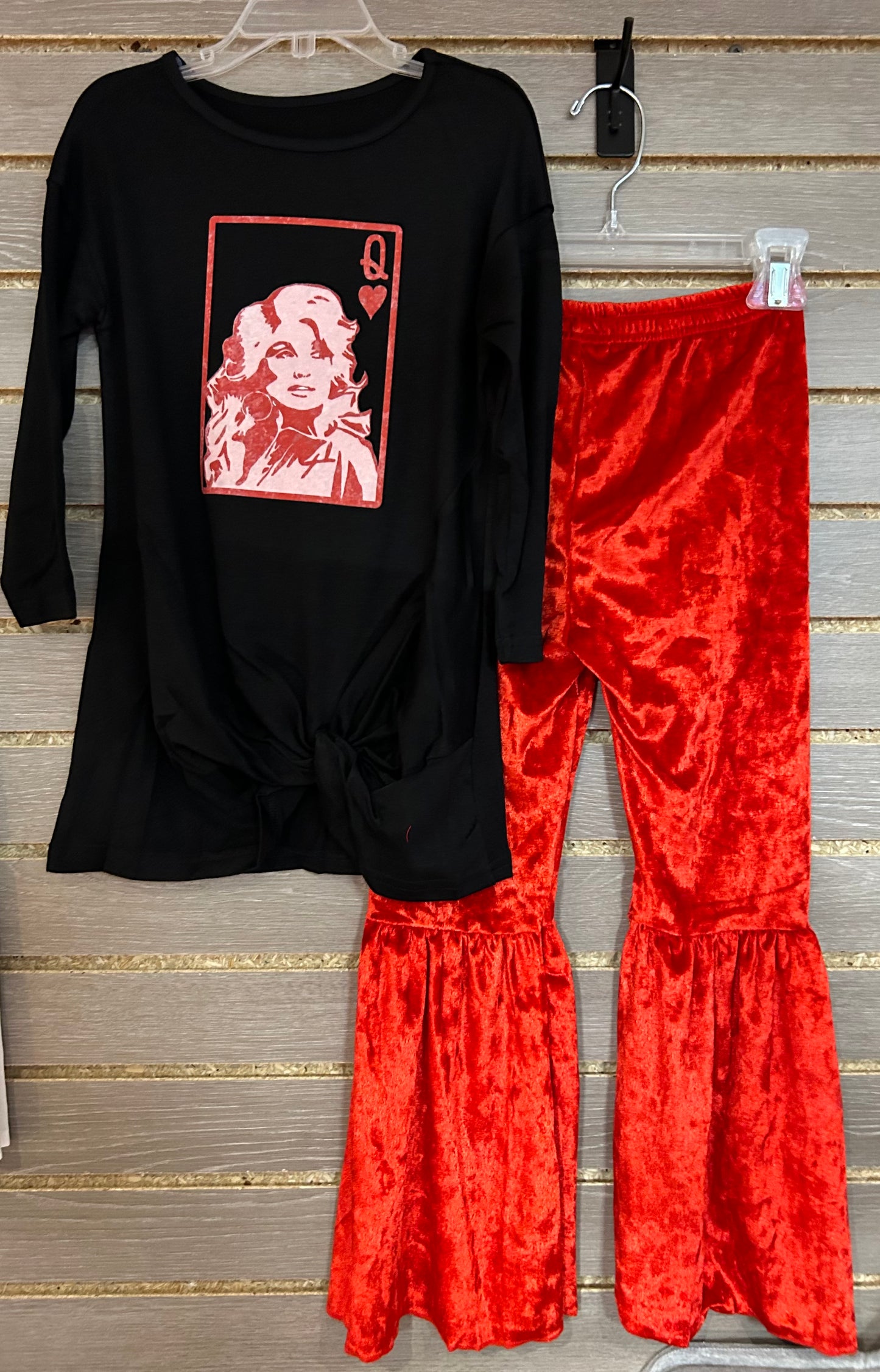 Queen Dolly of Hearts Outfit
